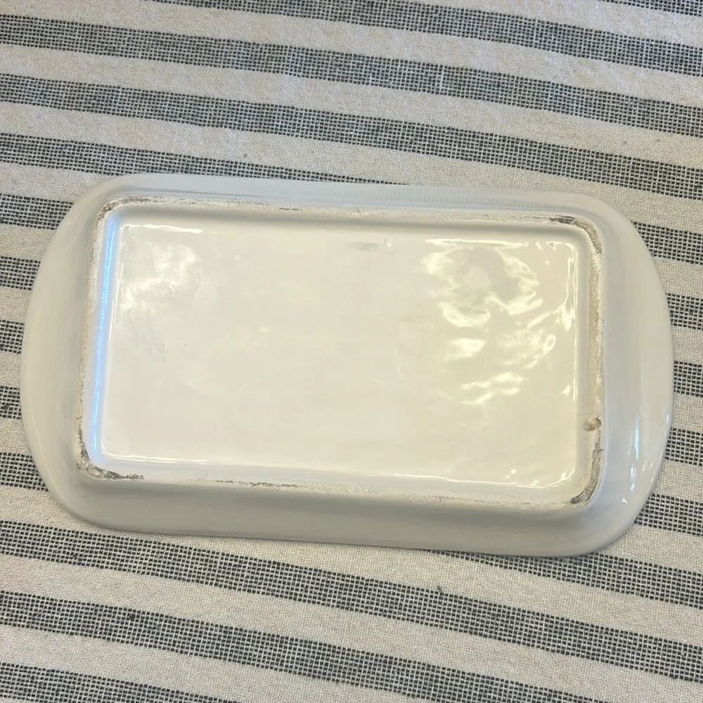 White Ceramic butter Dish (words FARM FRESH)